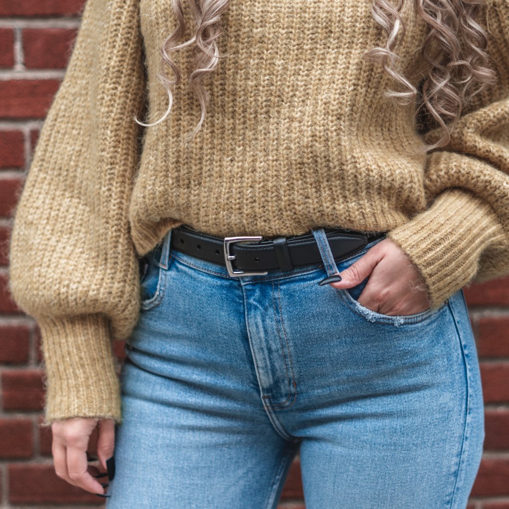 Women's Classic Leather Belt | Black - Image 4