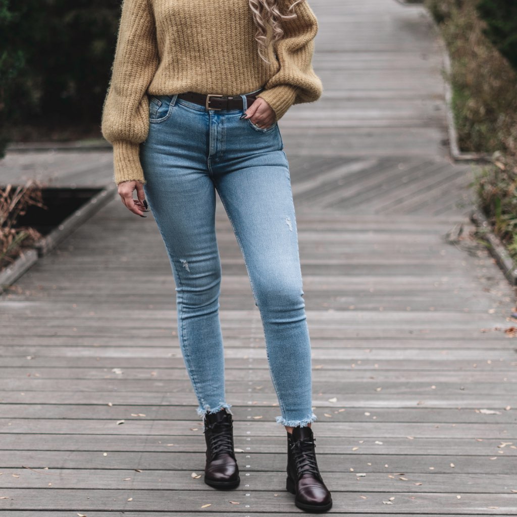 Women's Classic Leather Belt | Brown - Image 5